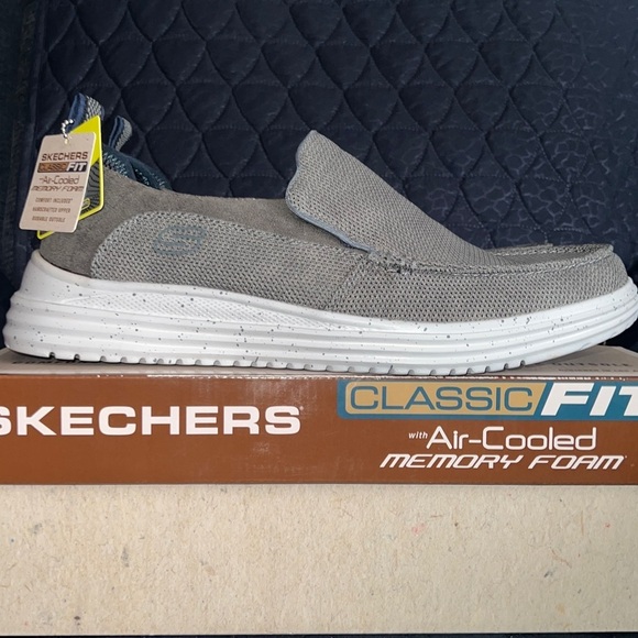 NIB Skechers Men's Gray Slip-On Size 12 - Picture 4 of 8